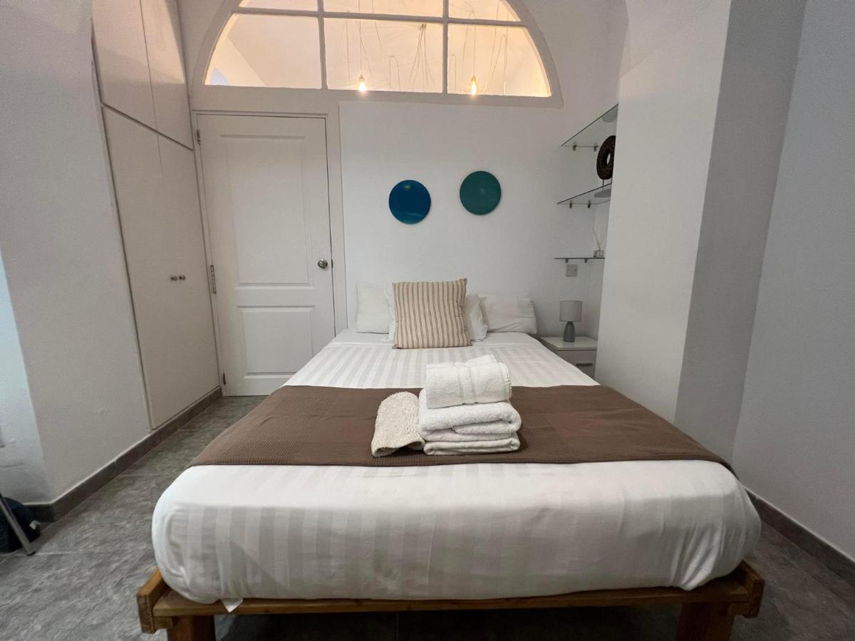 Апартаменты Quirky 1Br Just Off Main Street Prime Location Гибралтар Экстерьер фото